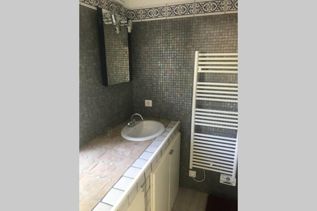 דירות Sète Joli Studio Au Mont St Clair Avec Vue Sur La Mer מראה חיצוני תמונה